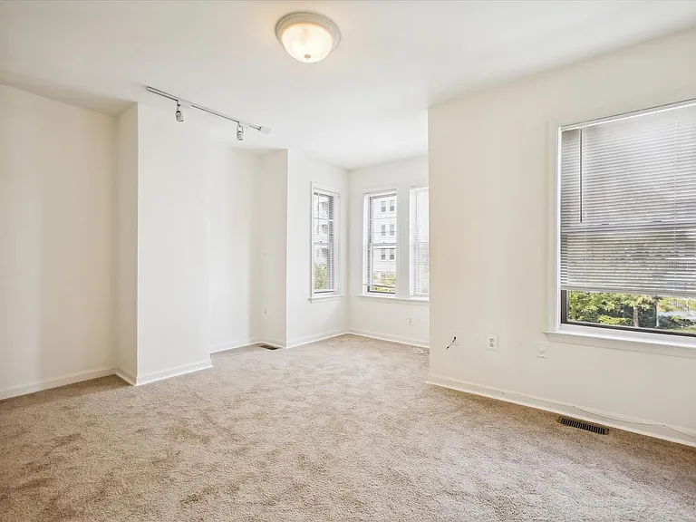 2025 11th St NW — Photo 18