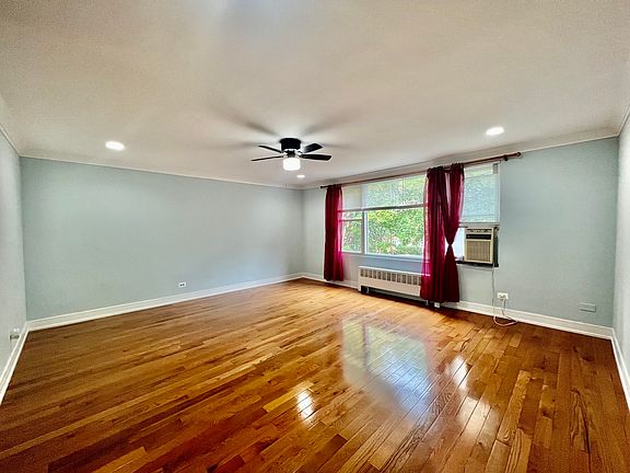 2nd image of 6138 N Damen Ave APT 2D