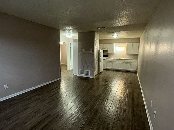 5th image of 105 W Reagan Ave #39