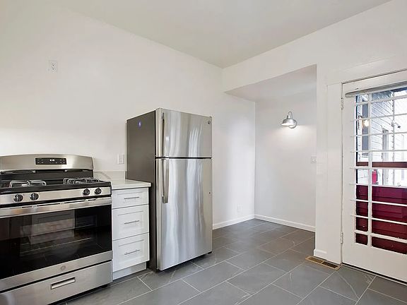 5th image of 5863 Birch Ct #D