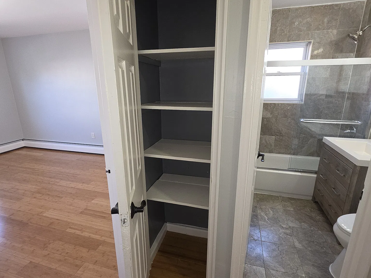 3 bed, 950 sqft, $3,250 — Photo 4