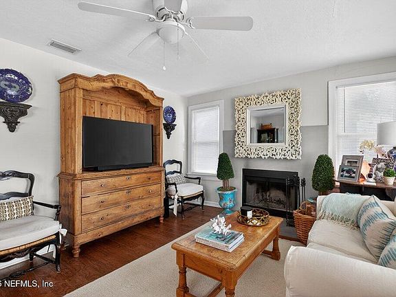 5th image of 4615 SUNDERLAND Road