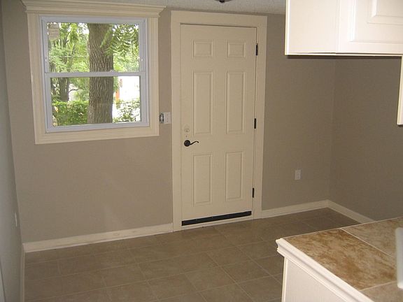 5th image of 510 Norton Ave