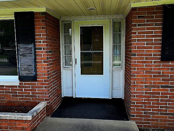 2nd image of 2394 S Sunset Dr