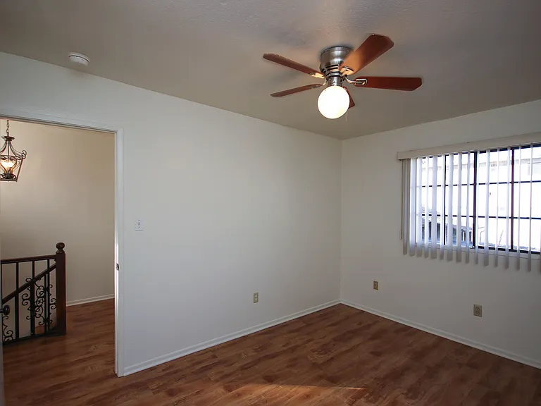 74 S Meridith Ave #4 — Photo 19