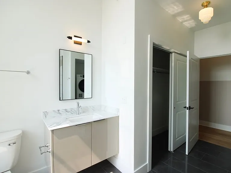 30 W Broad St #208 — Photo 7