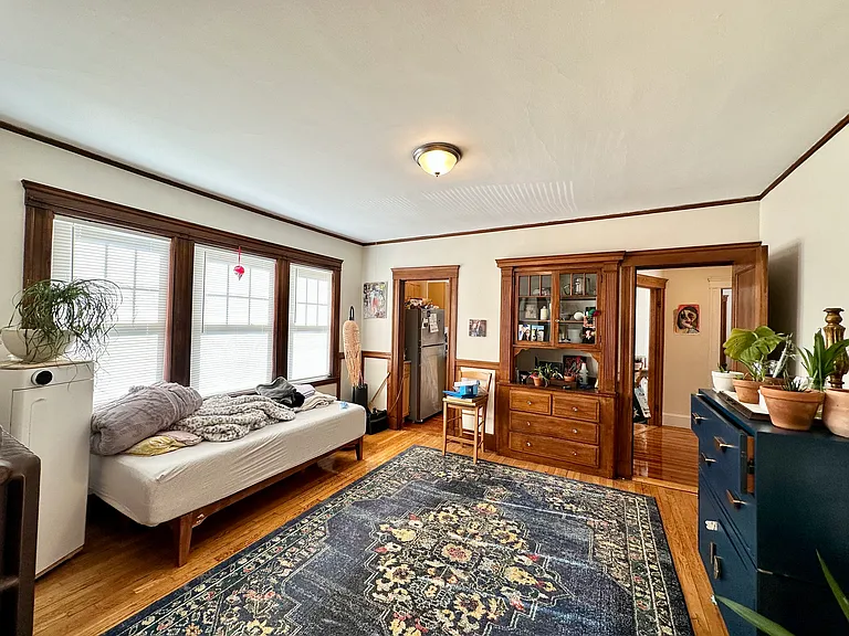 290 Waverley Ave #1 — Photo 3