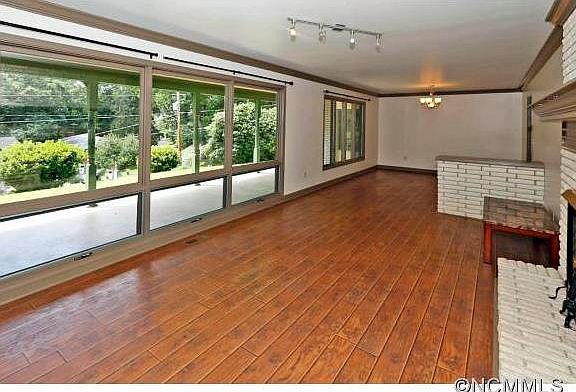 4th image of 20 Hodges Dr