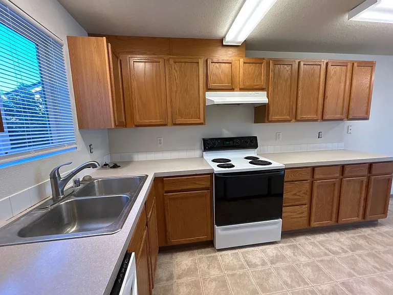 129 Villa Rd — Photo 6