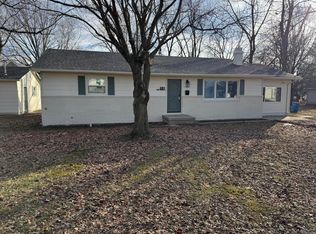 281 E Sprague St, Bement, IL 61813