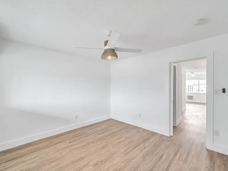 2366 Shelley St #14 — Photo 29