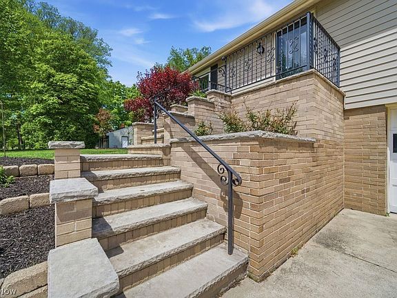 3rd image of 11842 Joy Acres Ln