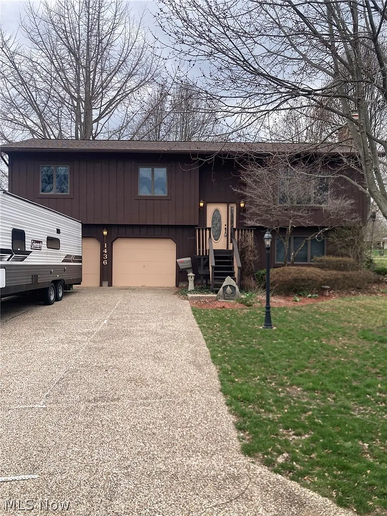 1436 Forrest Dr photo 1