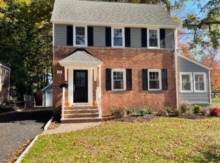 20 Morris Ct, Summit, NJ 07901