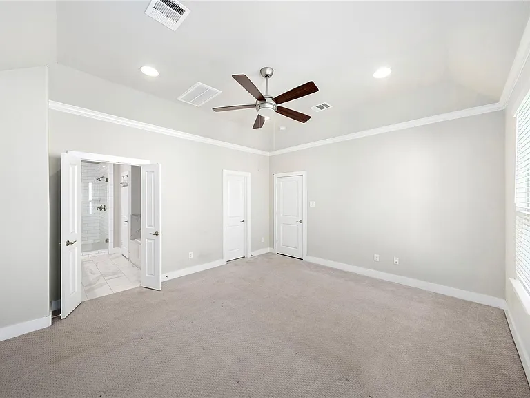 420 W 28th St #D — Photo 16