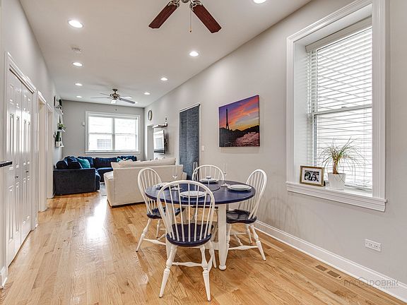 2nd image of 942 N Fairfield Ave #1