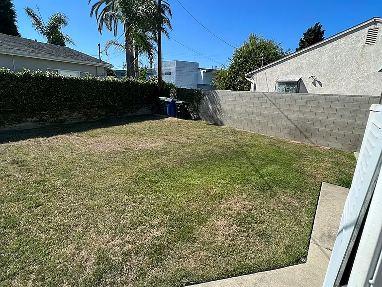 7400 Midfield Ave — Photo 8