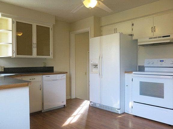 5th image of 366 E 23rd St