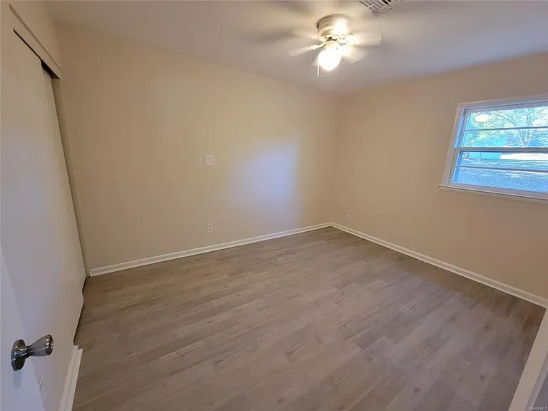 950 Karen Rd — Photo 13