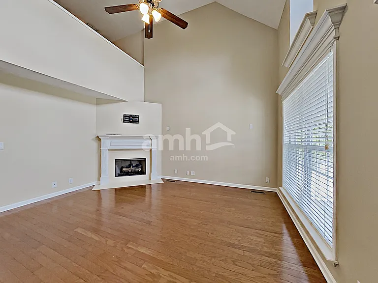 2053 Leefield Dr — Photo 7