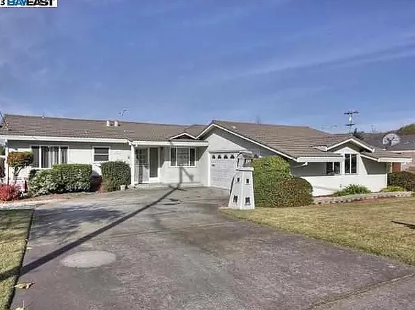 1071 Kensington Dr, Fremont, CA 94539