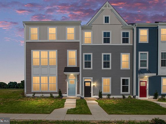3rd image of 7861 Harlow Cir