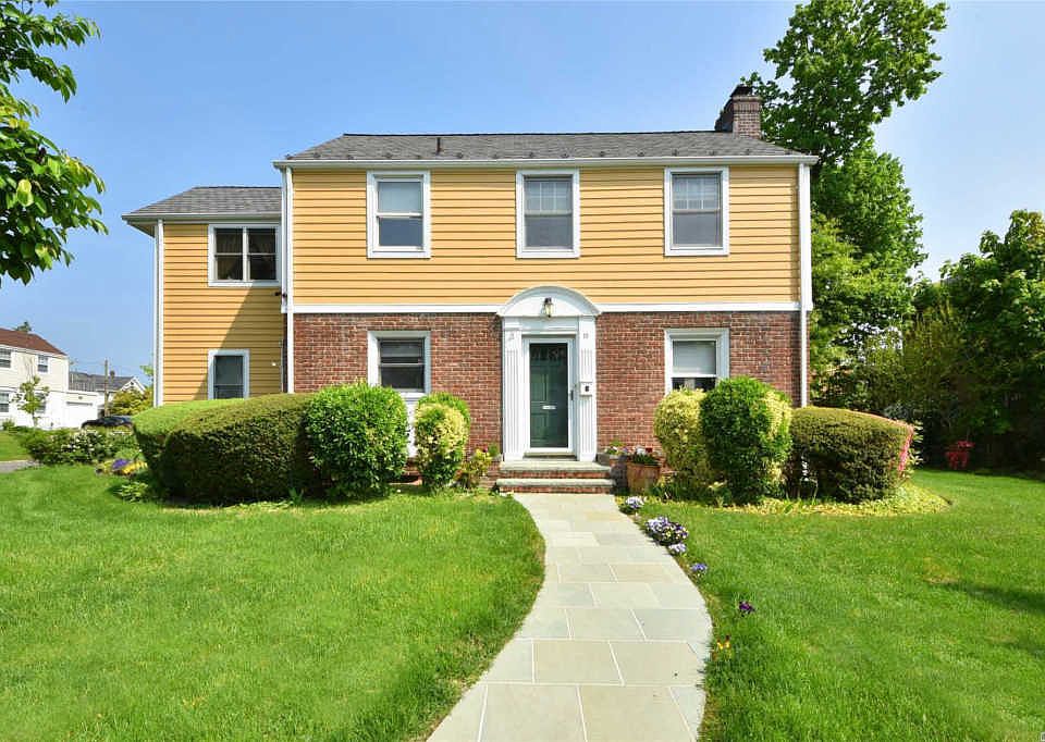1st image of 15 Park Cir