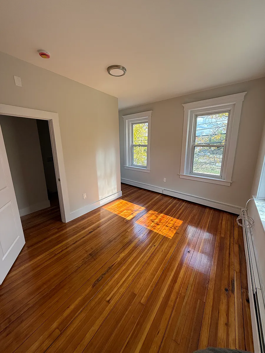 Building Photo - 360 Campbell Ave #1