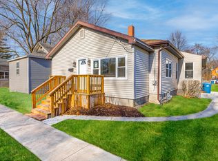 510 E 3rd St, Momence, IL 60954