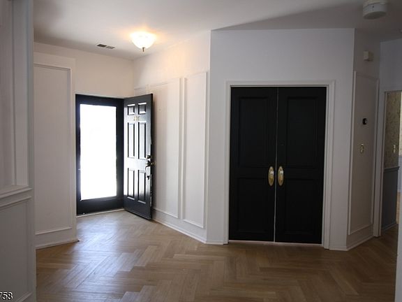 2nd image of 3011 Cypress Ct S