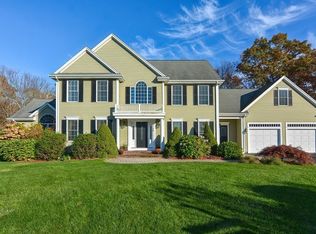38 Thomas B Doolin Cir, North Attleboro, MA 02760