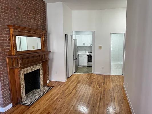 Rented by Joe Gotham LTD | media 11