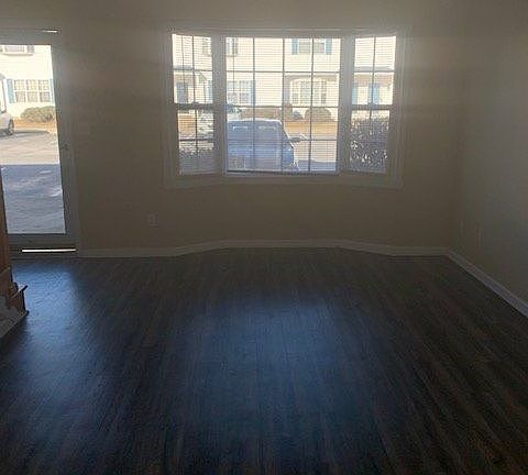 2nd image of 3903 Sterling Pointe Dr