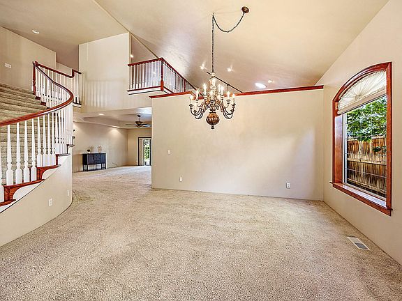 5th image of 185 Bellerive Dr