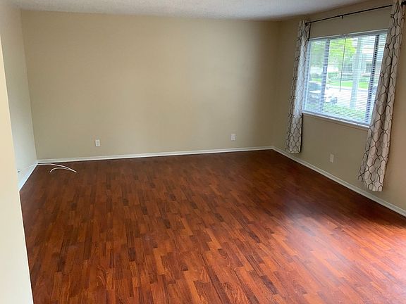 4th image of 2584 Yardarm Ave