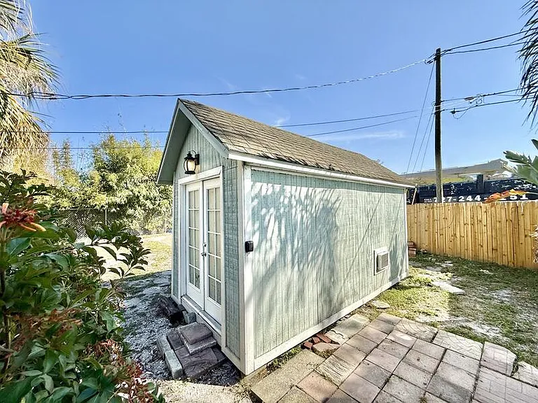 713 Smith St — Photo 64
