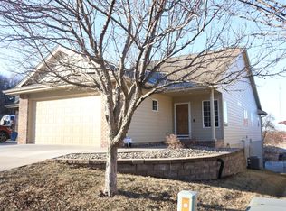 106 Greenview Cir, Council Bluffs, IA 51503