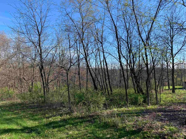 13 Hickory Trl, Galena, IL 61036