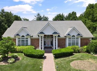 9018 Stonebridge Dr, Saint Louis, MO 63117