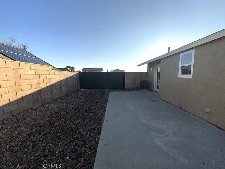 17890 Garden Glen Rd — Photo 5