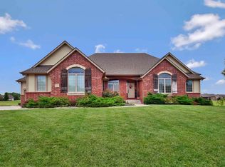 3447 N Deer Ridge Ct, Rose Hill, KS 67133
