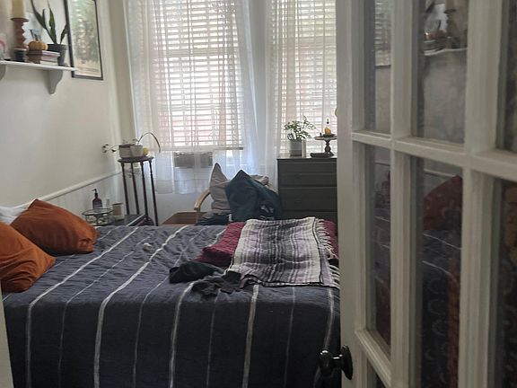 4th image of 1636 Amelia St APT 2