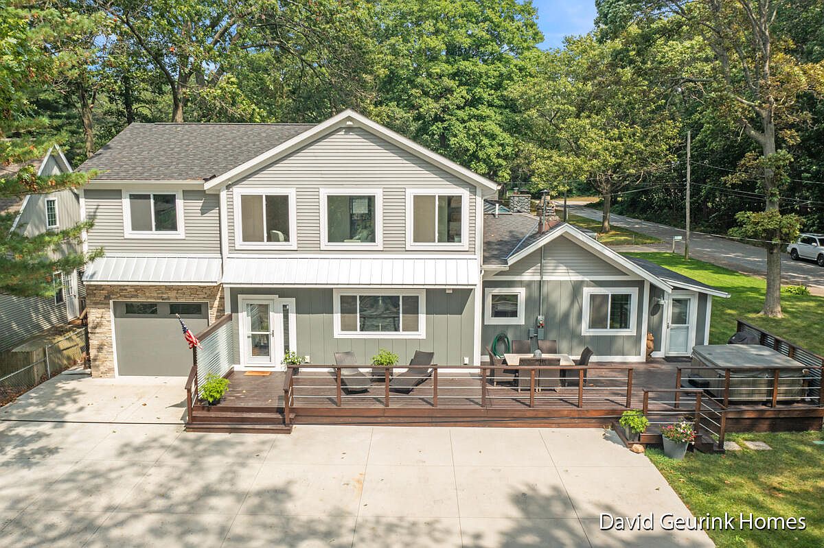 402 Pine St, Holland, MI 49424 MLS 23032455 Zillow