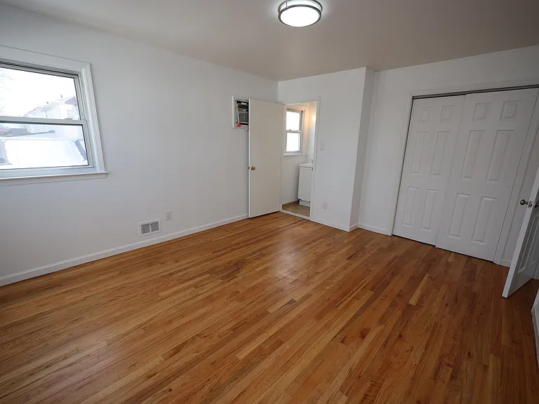 475 Beach Rd #2 — Photo 10