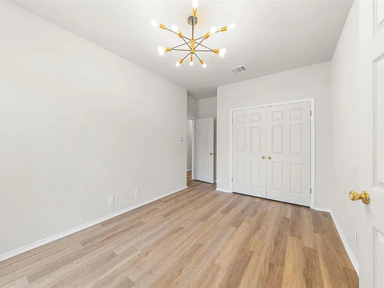 412 Tamara Dr — Photo 23
