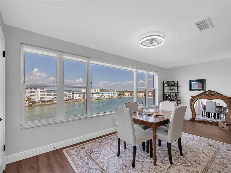 6025 Shore Blvd S #405 — Photo 4