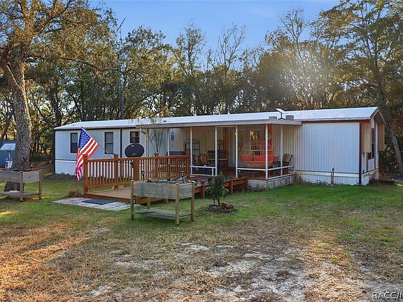 3rd image of 16573 SW 47th Place Rd