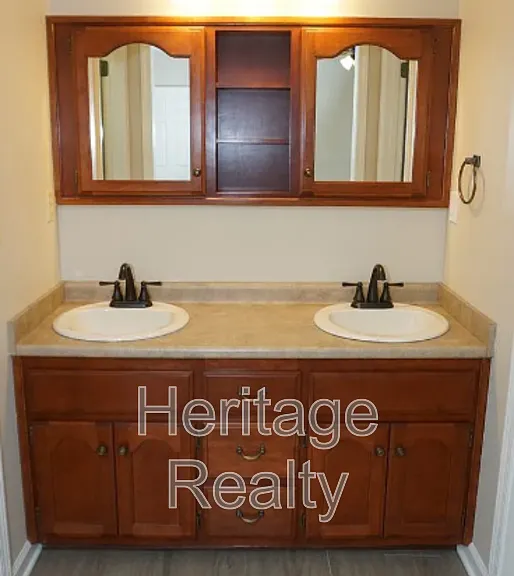 867 Westgate Dr — Photo 20
