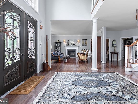 4th image of 109 Hilltop Ct