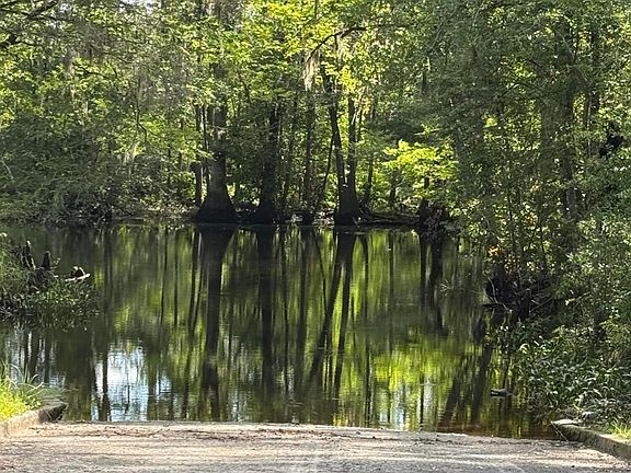 3rd image of 485 Corner Lake Rd